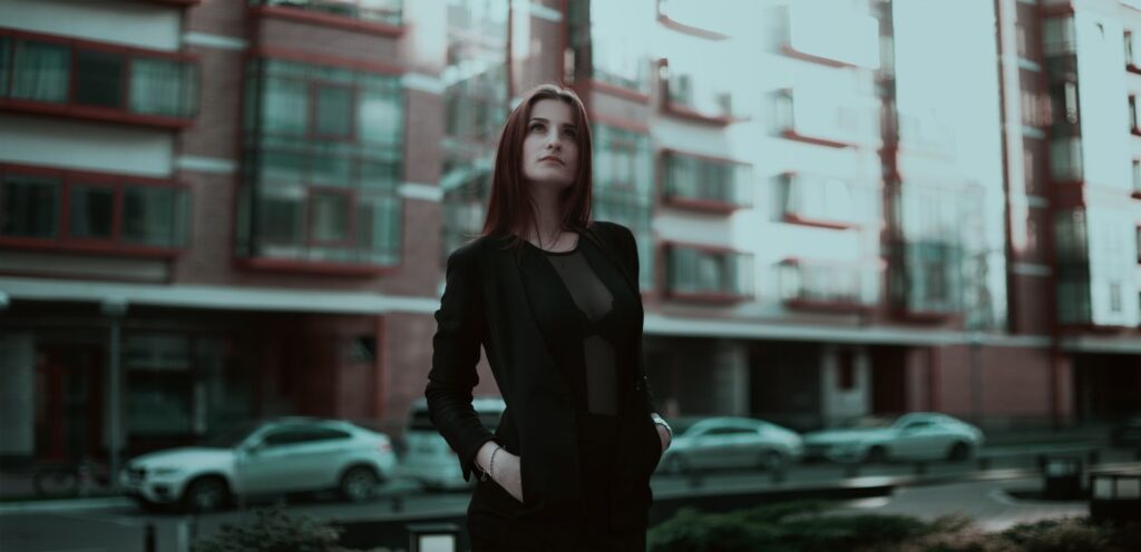A woman in a flattering, well-proportioned outfit