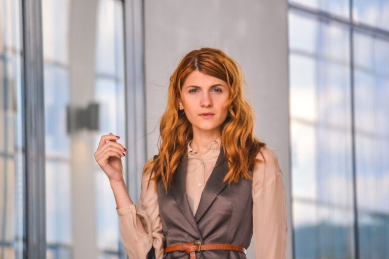 How to Dress Business Casual (A Complete Guide)