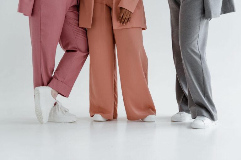 How to Style Wide-Leg Trousers (10 Ways)