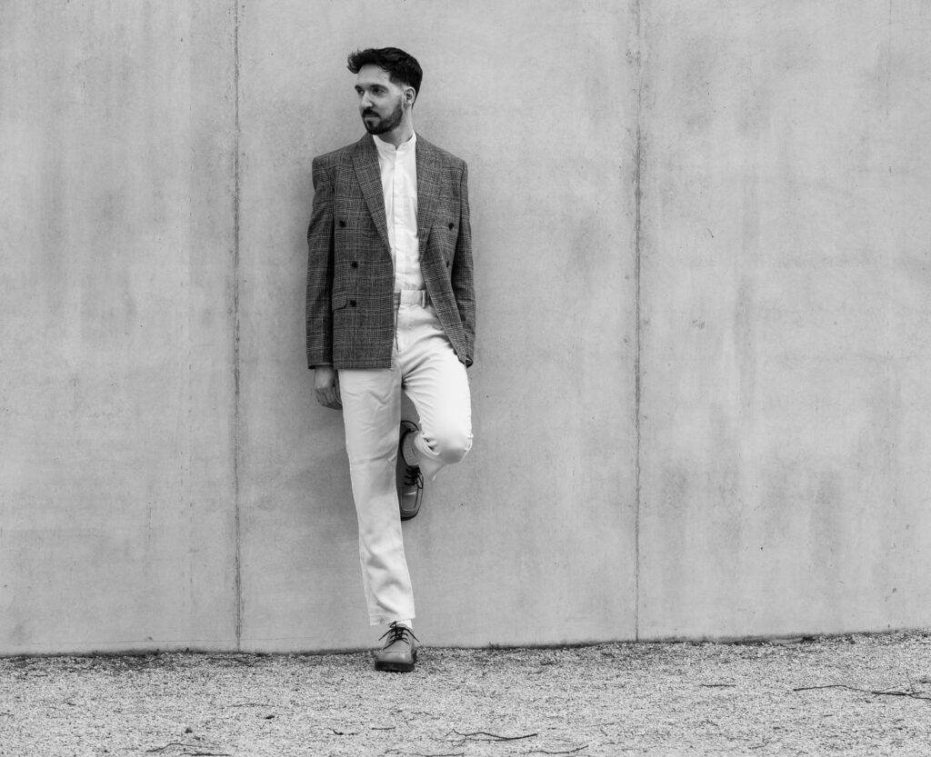Linen trousers paired with a blazer for a smart-casual look